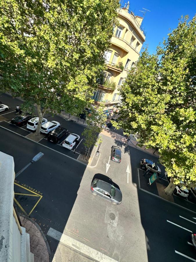 Appartement Lumineux Et Spacieux 2 Chambres Avec Parking Gratuit Dans La Rue Perpignan Ngoại thất bức ảnh